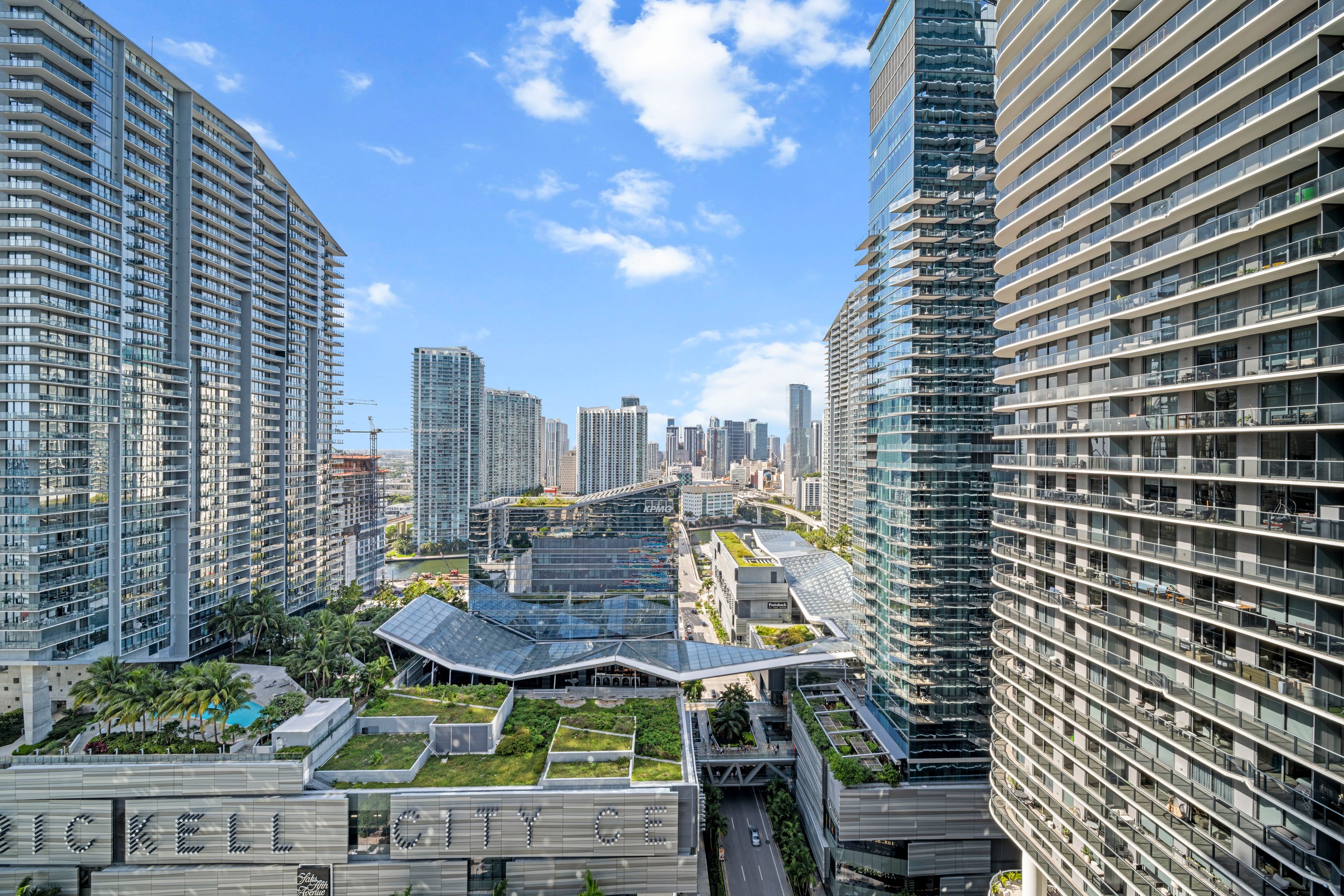 45 SW 9th St, Miami, FL 33130, USA